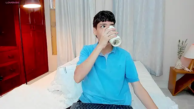 Snapshot of oblivion_deku chatting on 27, 10, 2025 oblivion deku online show from 27, 10, 2025