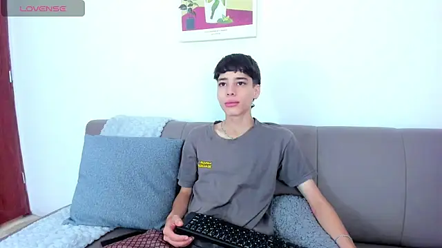 Snapshot of oblivion_deku chatting on 30, 11, 2025 oblivion deku online show from 30, 11, 2025