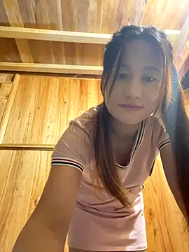 Snapshot of phungtiti chatting on 5, 10, 2025 phungtiti online show from 5, 10, 2025