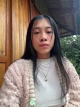 EmLy02 online show from 7, 11, 2025