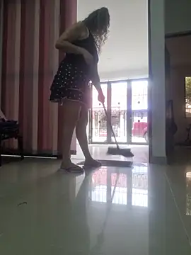 Nina vallon online show from 5, 3, 2026