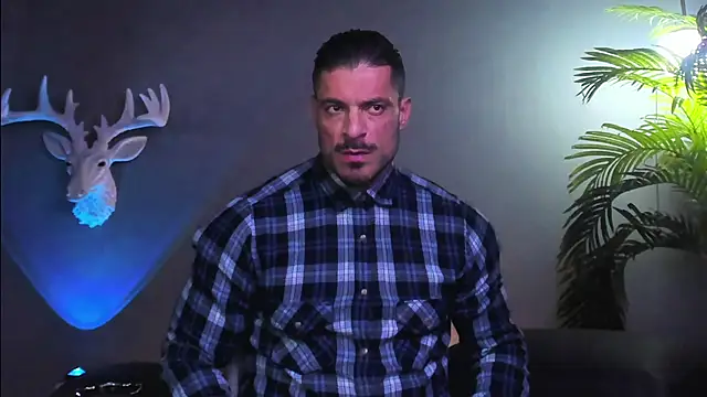 Snapshot of dennis_cox1 chatting on 19, 12, 2025 dennis cox1 online show from 19, 12, 2025