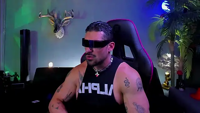 Snapshot of dennis_cox1 chatting on 25, 3, 2026 dennis cox1 online show from 25, 3, 2026