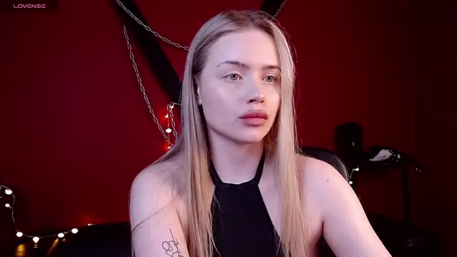 AvroraGoldie online show from 3, 12, 2025