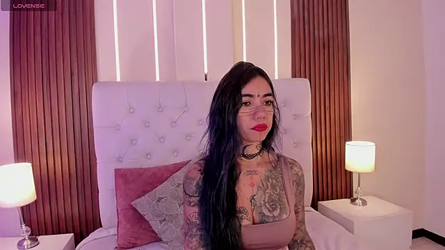 Snapshot of ViolettaAlemida chatting on 20, 9, 2025 ViolettaAlemida online show from 20, 9, 2025