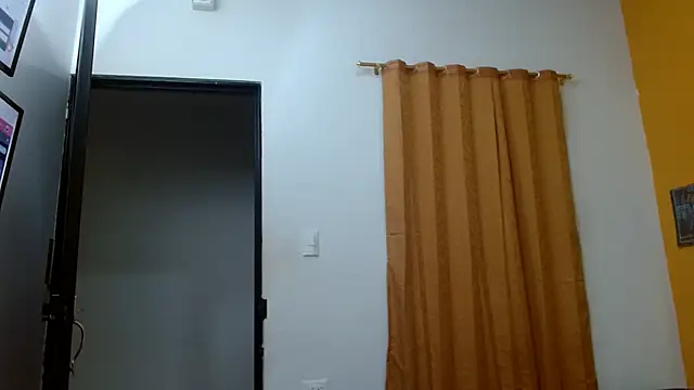 Snapshot of skinnyverus18 chatting on 20, 9, 2025 skinnyverus18 online show from 20, 9, 2025
