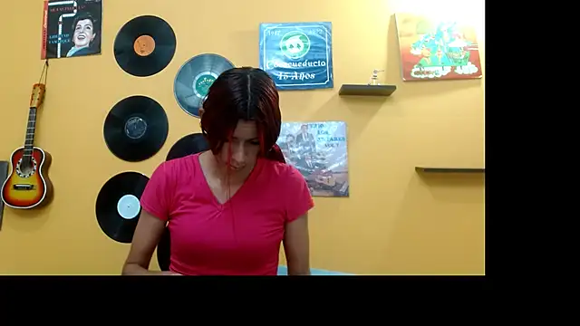 Snapshot of skinnyverus18 chatting on 11, 10, 2025 skinnyverus18 online show from 11, 10, 2025