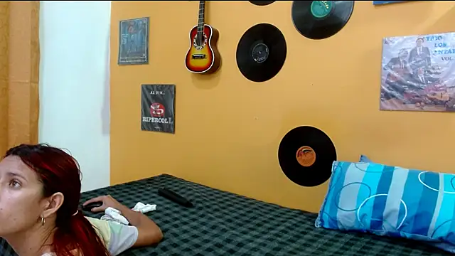 skinnyverus18 online show from 18, 12, 2025