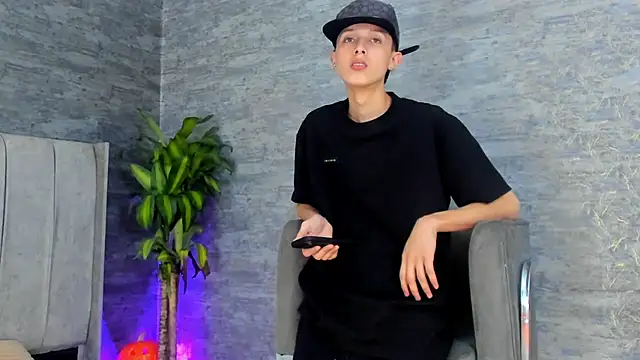 Snapshot of ArthurCox chatting on 25, 10, 2025 ArthurCox online show from 25, 10, 2025