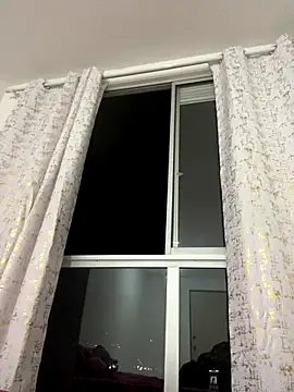 SaraWagner  online show from 15, 12, 2025