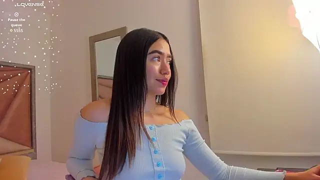 Snapshot of SaraWagner_ chatting on 11, 6, 2026 SaraWagner online show from 11, 6, 2026