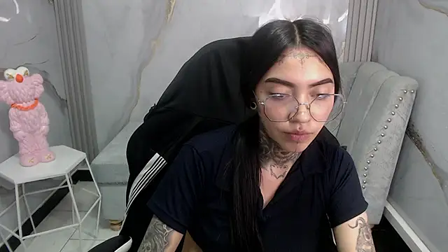 Ashley Blum v online show from 25, 10, 2025