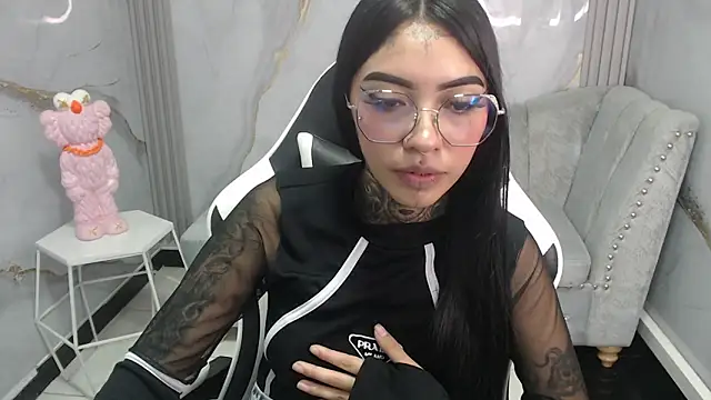 Ashley Blum v online show from 25, 10, 2025