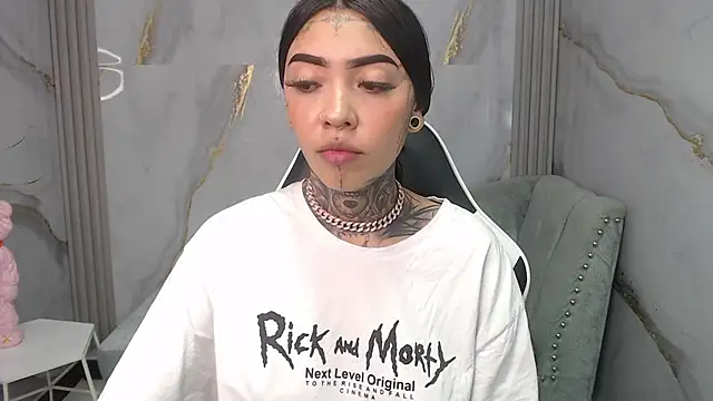 Ashley Blum v online show from 1, 11, 2025