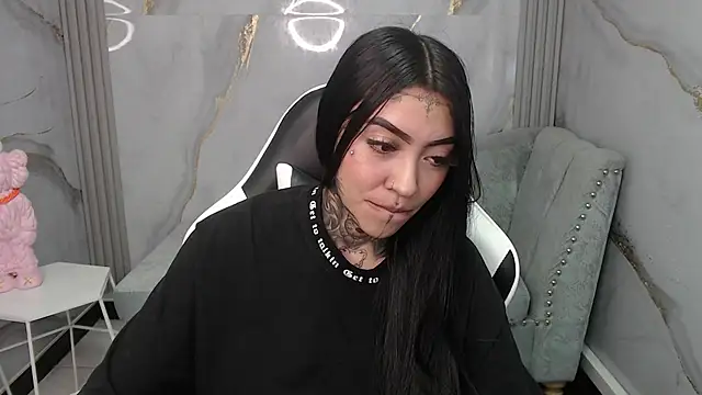 Ashley Blum v online show from 5, 11, 2025