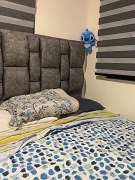 Snapshot of MacaW09 chatting on 26, 11, 2025 MacaW09 online show from 26, 11, 2025