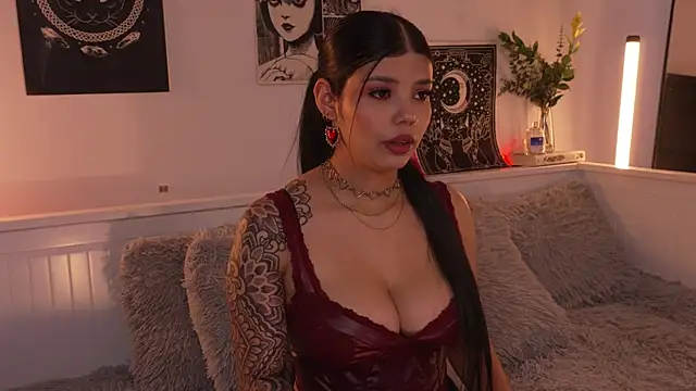 sophieee art online show from 14, 11, 2025