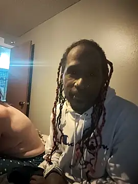 Snapshot of Dick2long87 chatting on 17, 11, 2025 Dick2long87 online show from 17, 11, 2025