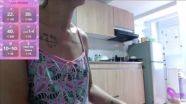 Snapshot of AllysonStonne chatting on 30, 6, 2026 AllysonStonne online show from 30, 6, 2026