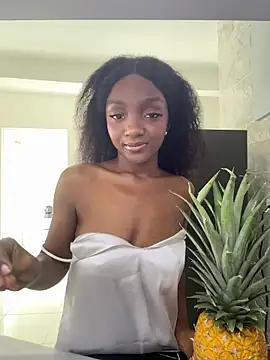 Snapshot of Keirahartz chatting on 22, 2, 2026 Keirahartz online show from 22, 2, 2026