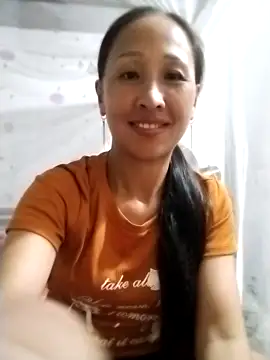 Snapshot of cute_love00 chatting on 3, 10, 2025 cute love00 online show from 3, 10, 2025