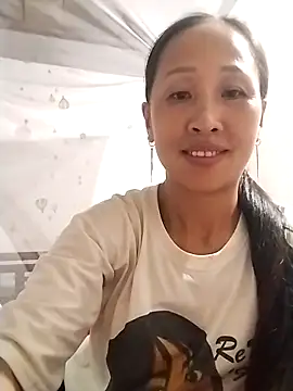 Snapshot of cute_love00 chatting on 10, 10, 2025 cute love00 online show from 10, 10, 2025