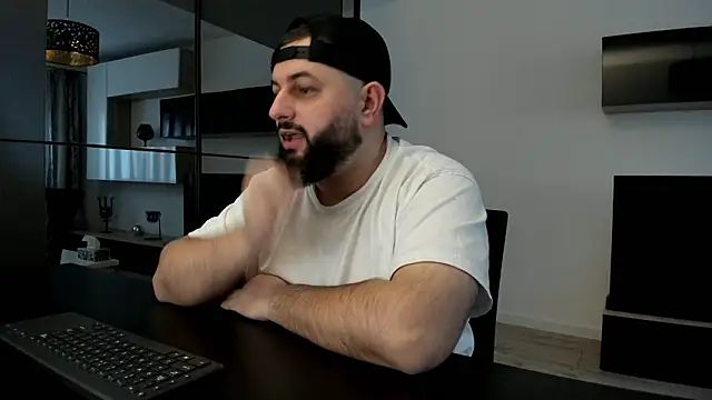 Snapshot of DravenPeak chatting on 5, 3, 2026 DravenPeak online show from 5, 3, 2026