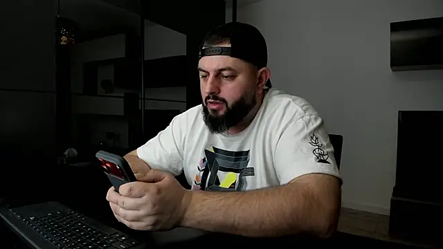 Snapshot of DravenPeak chatting on 8, 3, 2026 DravenPeak online show from 8, 3, 2026