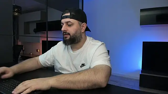 Snapshot of DravenPeak chatting on 9, 4, 2026 DravenPeak online show from 9, 4, 2026