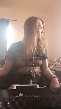 Snapshot of BlondeyMiyMiy chatting on 8, 9, 2025 BlondeyMiyMiy online show from 8, 9, 2025