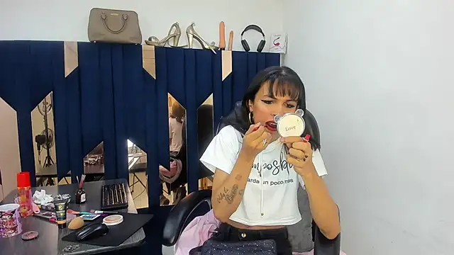 Aisha hotts777 online show from 24, 4, 2026