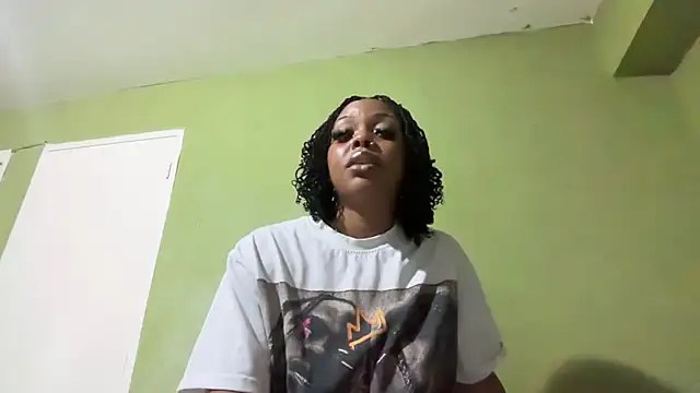 Snapshot of Liaprettygirl chatting on 23, 5, 2026 Liaprettygirl online show from 23, 5, 2026