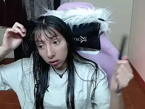 Snapshot of ScarlettShirahoshi chatting on 25, 11, 2025 ScarlettShirahoshi online show from 25, 11, 2025