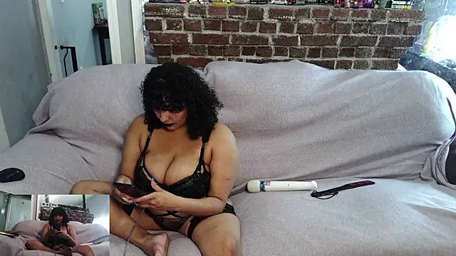 Mommybubbles2 online show from 19, 1, 2026