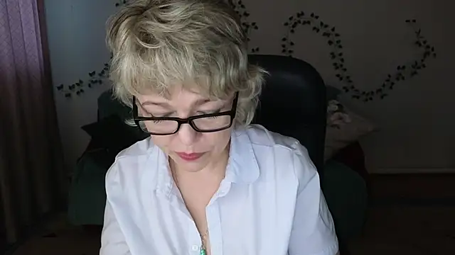 Snapshot of Rosette_Pricky chatting on 3, 6, 2026 Rosette Pricky online show from 3, 6, 2026