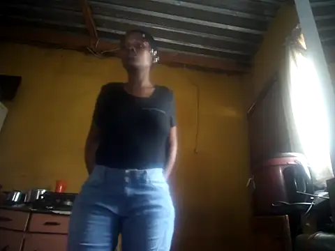 Caramelchick01 online show from 24, 9, 2025