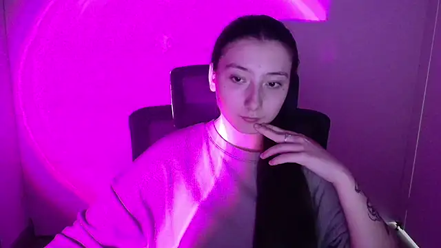 Snapshot of ScarlettVibe_ chatting on 12, 9, 2025 ScarlettVibe online show from 12, 9, 2025
