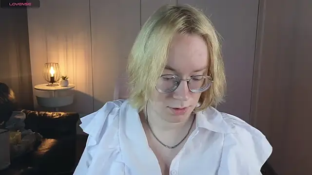 Amanda Butlerr online show from 28, 6, 2026