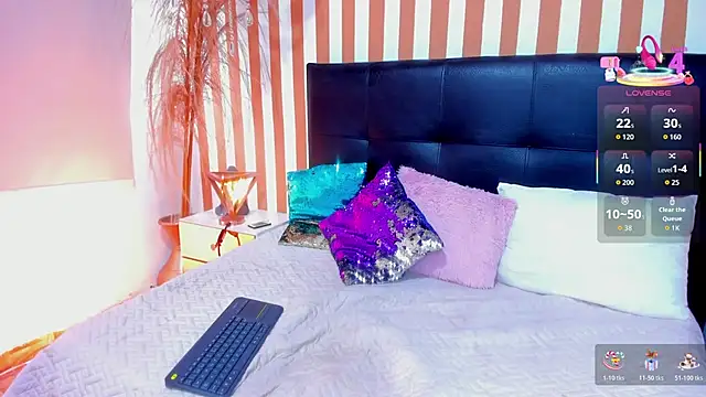 Snapshot of LunaToledo chatting on 19, 11, 2025 LunaToledo online show from 19, 11, 2025