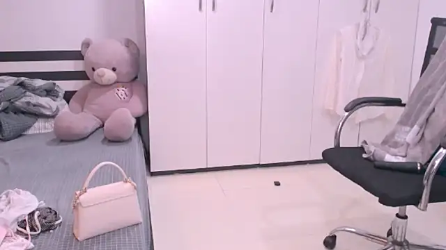 Snapshot of bunny_b4nny chatting on 24, 9, 2025 bunny b4nny online show from 24, 9, 2025