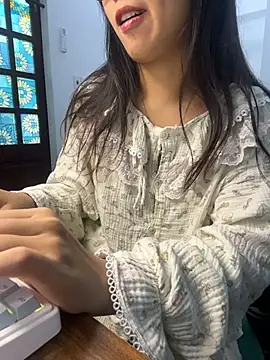 Snapshot of bunny_b4nny chatting on 28, 11, 2025 bunny b4nny online show from 28, 11, 2025