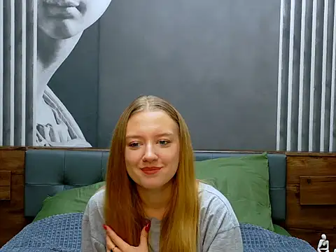 Snapshot of DarcyWilsy chatting on 6, 10, 2025 DarcyWilsy online show from 6, 10, 2025