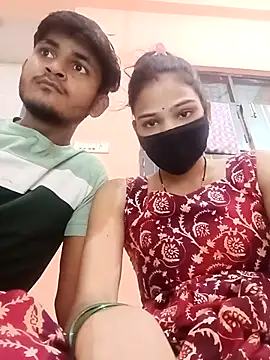 Snapshot of Roopacouple9 chatting on 18, 10, 2025 Roopacouple9 online show from 18, 10, 2025