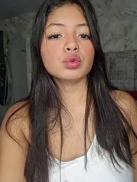 ashleythompson2025 online show from 12, 1, 2026