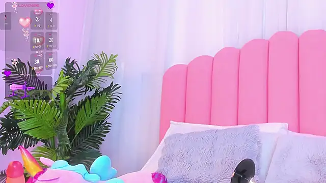 Snapshot of lia_queen18 chatting on 27, 10, 2025 lia queen18 online show from 27, 10, 2025