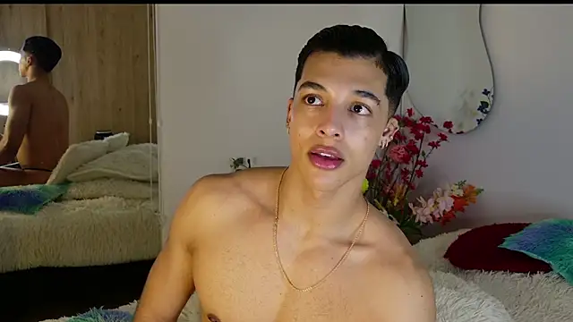 Snapshot of Troye_Williams chatting on 10, 7, 2026 Troye Williams online show from 10, 7, 2026