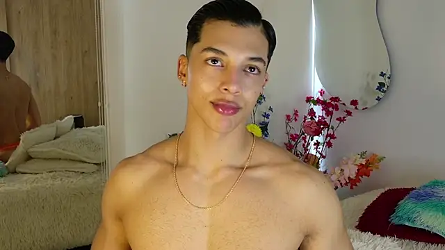 Snapshot of Troye_Williams chatting on 16, 7, 2026 Troye Williams online show from 16, 7, 2026