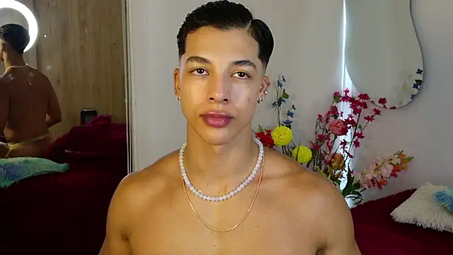 Snapshot of Troye_Williams chatting on 3, 8, 2026 Troye Williams online show from 3, 8, 2026