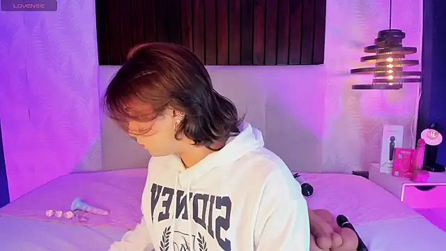 Creamy Angelo online show from 31, 5, 2026