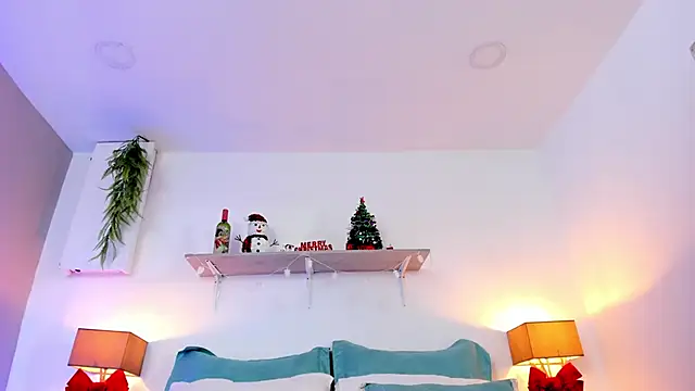 Snapshot of LuciaBenett_ chatting on 9, 1, 2026 LuciaBenett online show from 9, 1, 2026